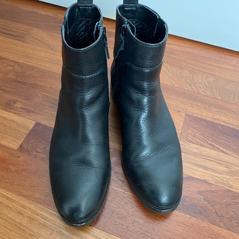 SALE Like New Cole Haan Black Leather Ankle Boots with low heel